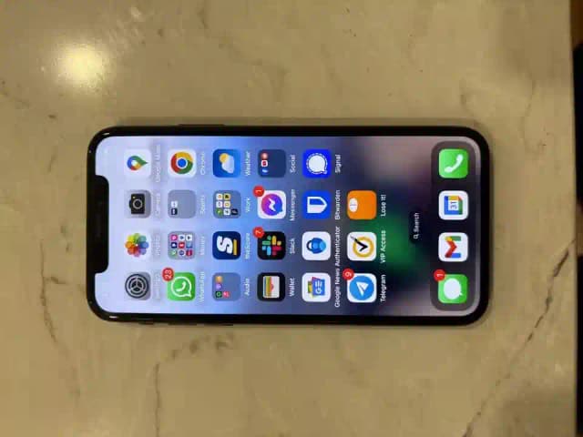 New ListingIphone XS 256GB Unlocked - Battery 76%