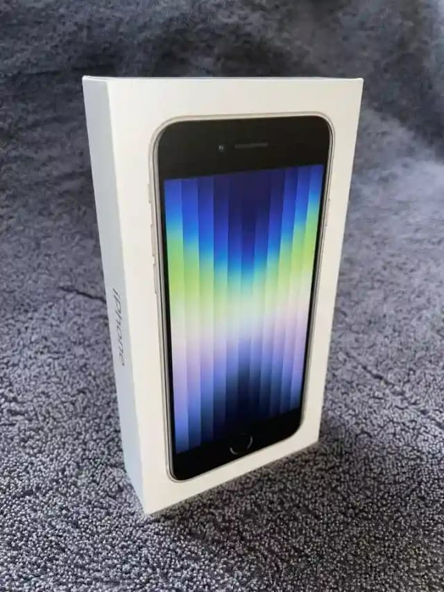 New ListingNEW SEALED STARLIGHT APPLE IPHONE SE 64GB - 3RD GEN - UNLOCKED.