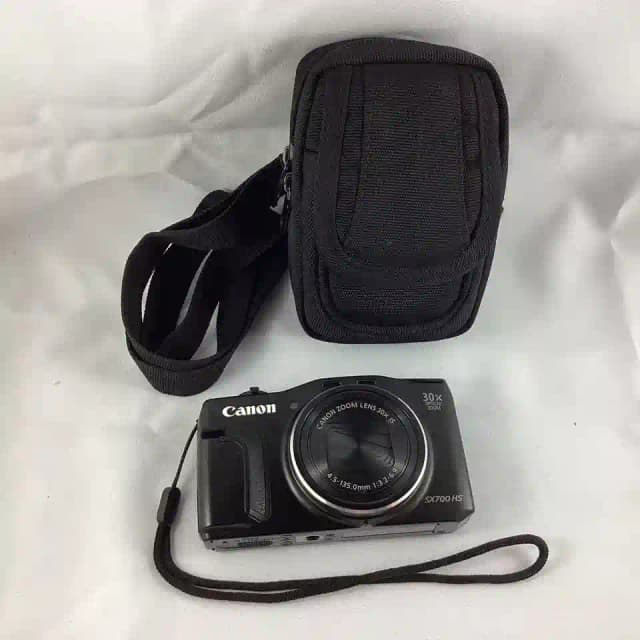 New ListingCanon PowerShot SX700 HS Digital Camera With Case UNTESTED NO CHARGER (L2) W#662