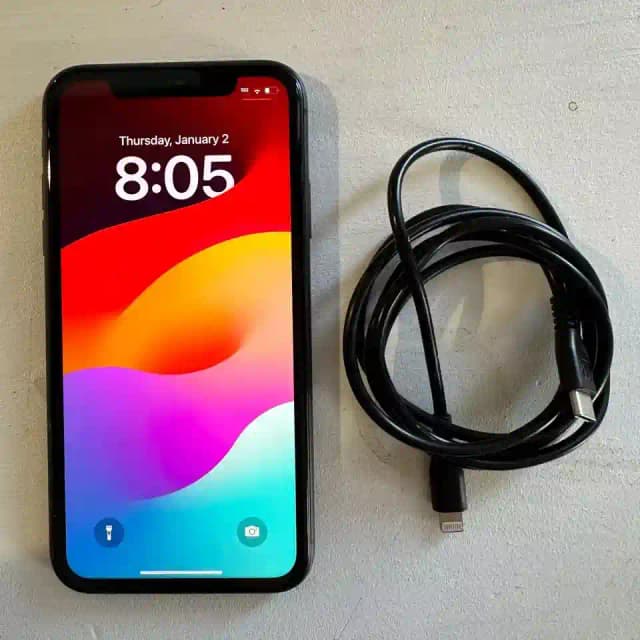 Used Apple iPhone 11 in Excellent Condition Unlocked with USB-C to Lightning