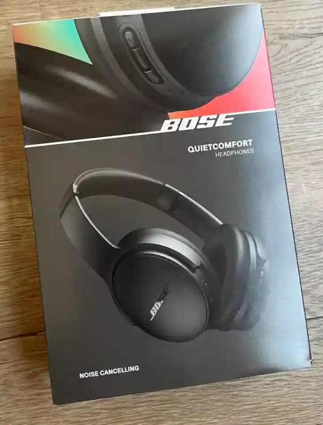 New ListingBose QuietComfort Over-Ear Headphones 5V Black 884367-0100 Noise Cancelling NEW