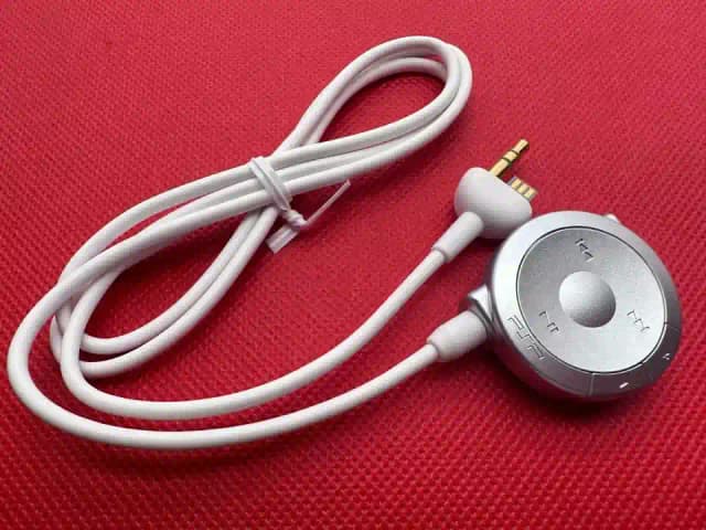 Genuine Sony PlayStation Portable PSP-1000 Headphones Extension Cord with Remote